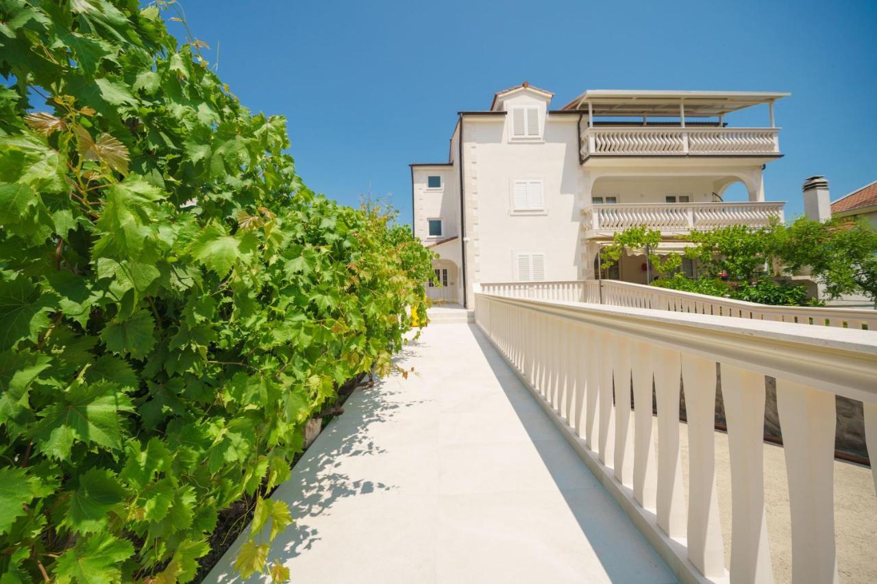 Villa Bianca Vodice Esterno foto